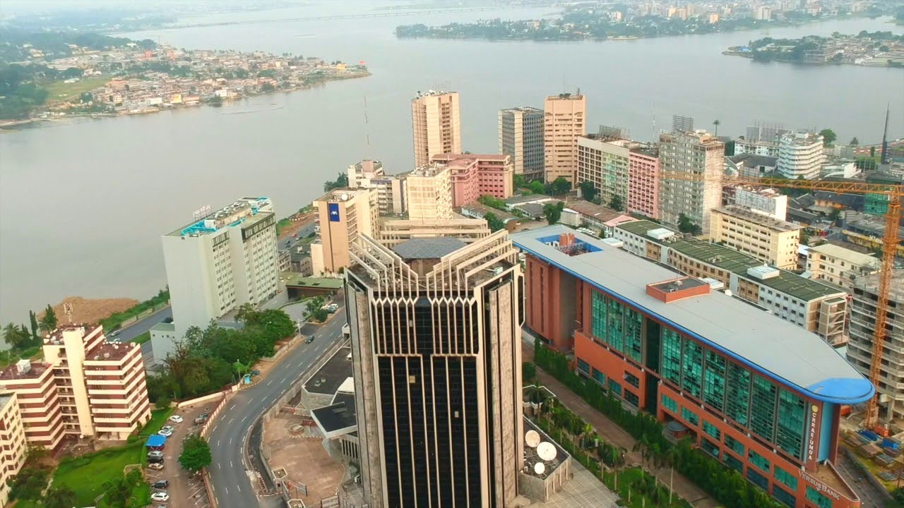 12h chrono : à la (re)découverte du plateau, la cité des affaires d'Abidjan
