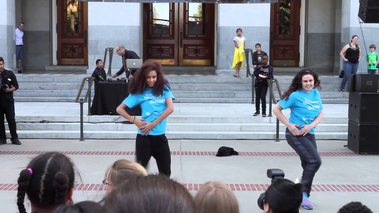 Wedding Flash Mob | Huge Wedding Proposal | Marry You, Bruno Mars