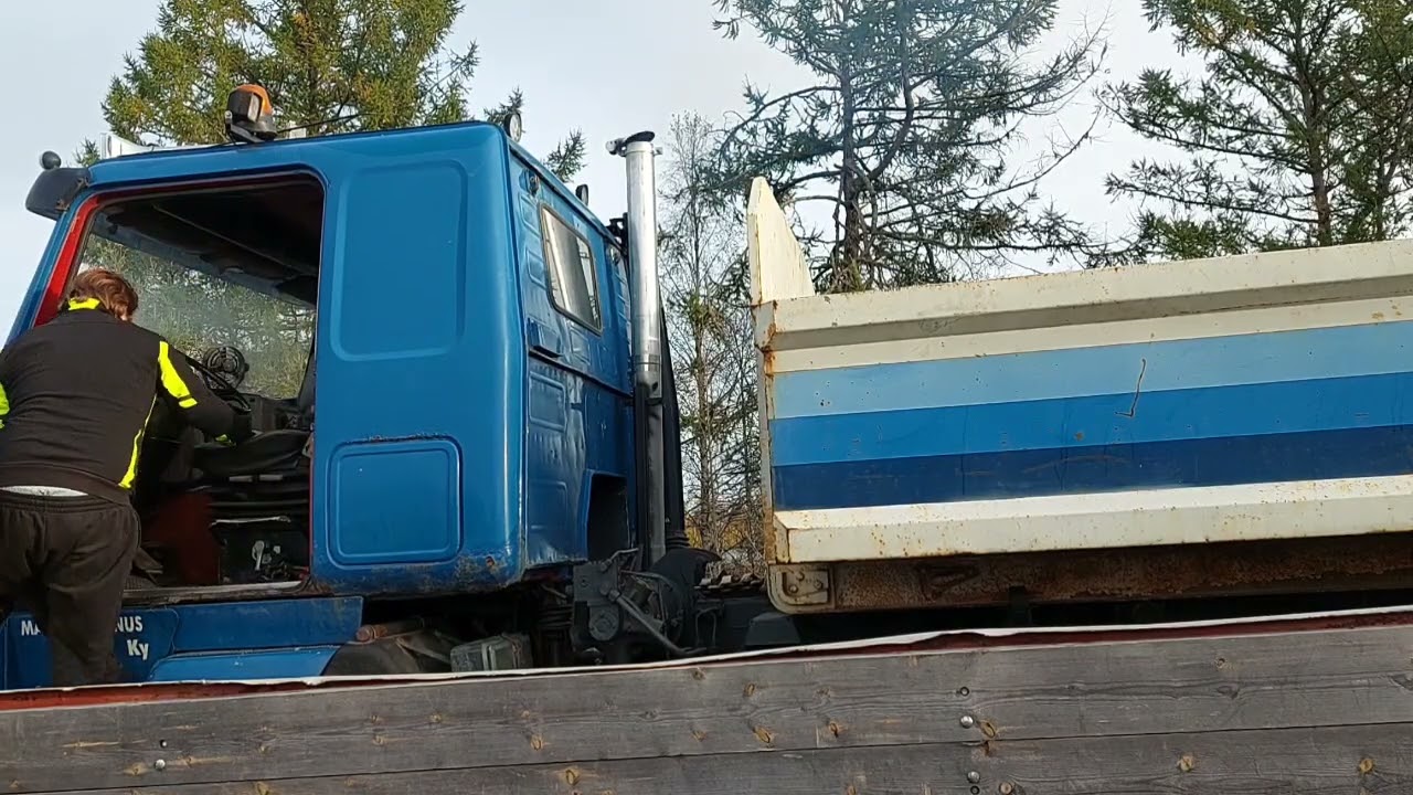 Sisu sm320 suoraputki käynnistys ja ajoa.