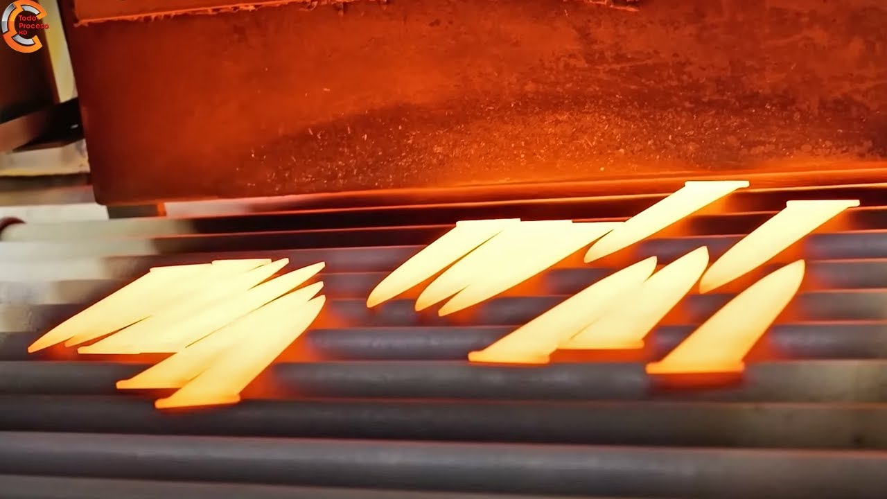 Producción en masa de cuchillos de chef profesionales en fábrica