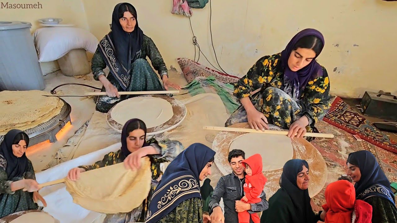 Real nomadic life in the village | Local bread with Masoumeh and Sara❤🏡🍞