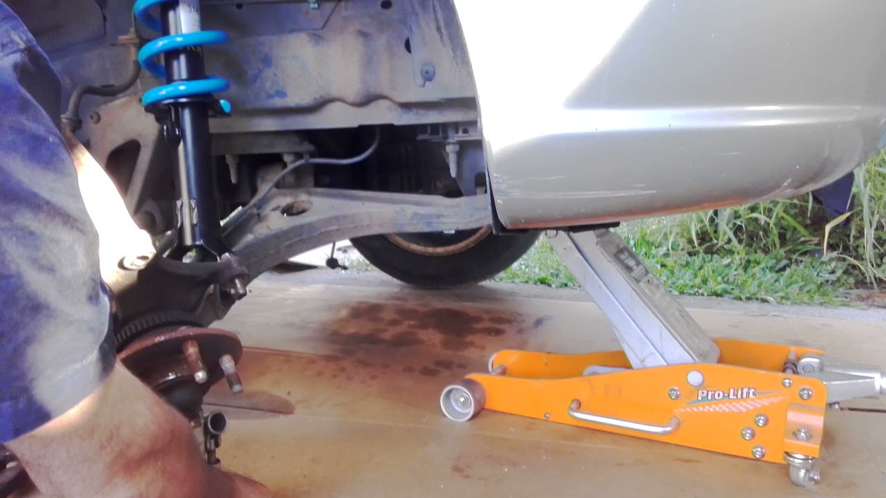 Au falcon Installation of new  lovells lowered spring 40mm and sachs strut no spring compressor