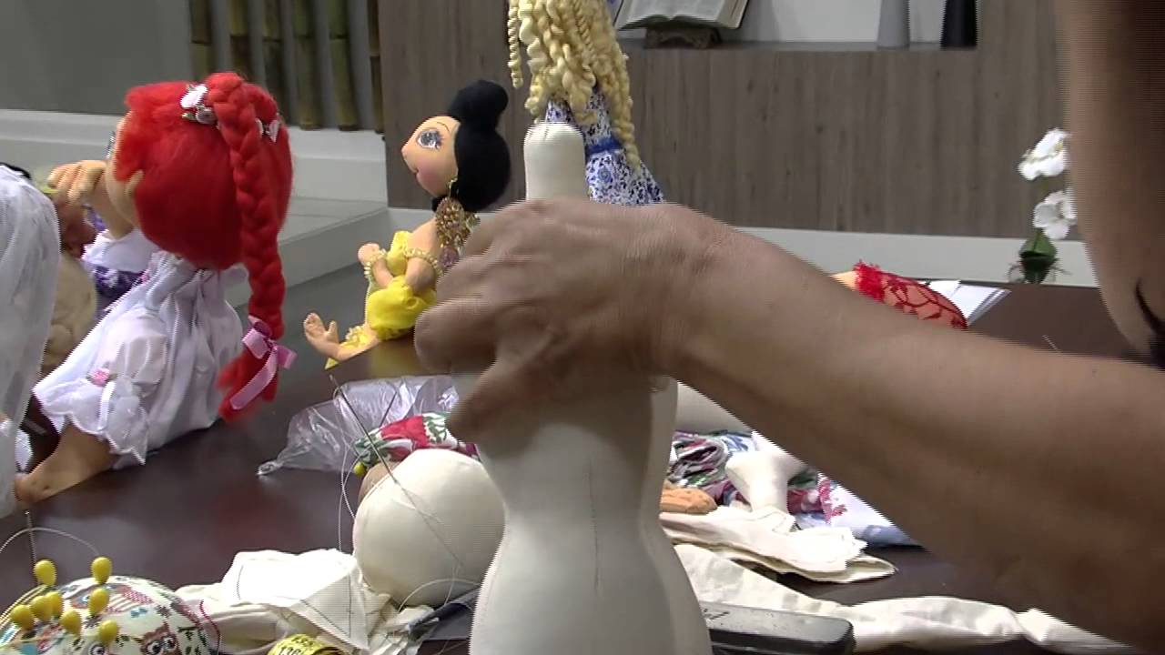 Mulher.com 16/01/2015 Solange Schneider - Boneca esculpida algodão cru Parte 1/2