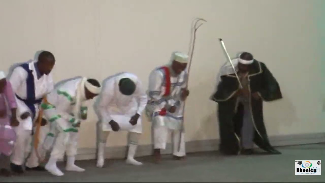 Hlabazihlangane izayoni zakithi madoda.