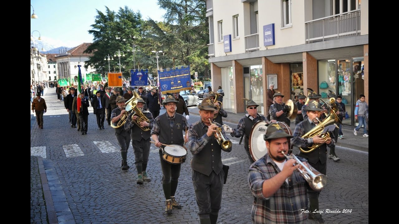 Assemblea sez. Belluno 9-3-2014 -corteo + fanfara Borsoi - (video Luigi Rinaldo)