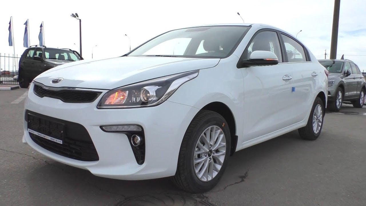 2018 Kia Rio. Start Up, Engine, and In Depth Tour.