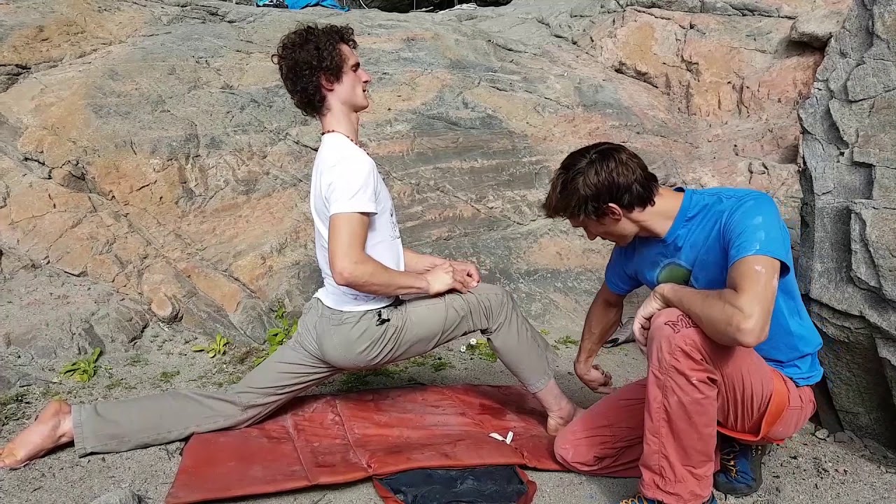 How to feel good as a climber: Back Pain - Stretching exercise with Adam Ondra