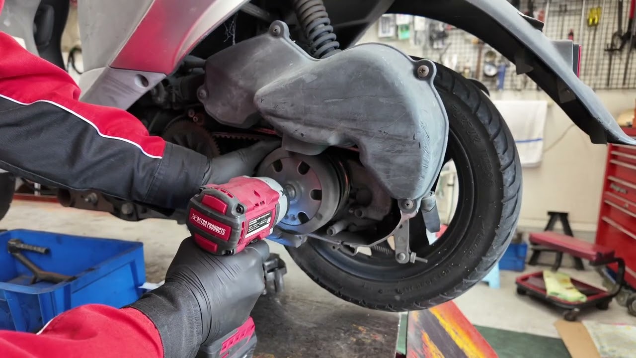 アウトライン スズキ・レッツ４の駆動系メンテナンス