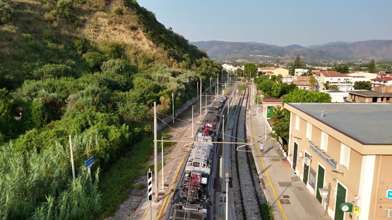ETR104 POP ripreso con drone ferma a NOVARA-MONTALBANO-FURNARI