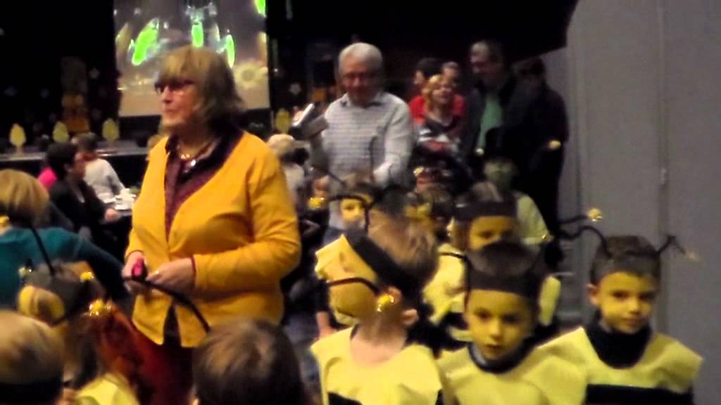 Daar is Maya de Bij, grootouderfeest De Leerplaneet 2013