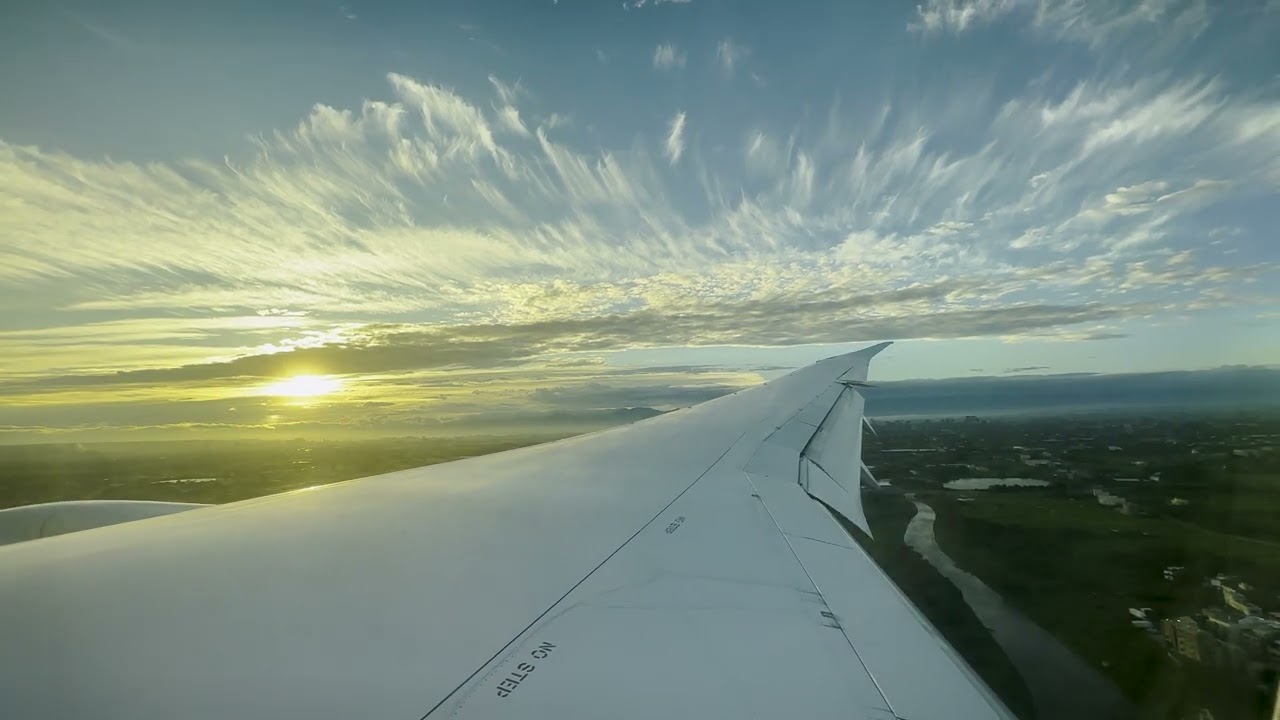 Sunrise landing at Taipei International Airport Taiwan Taoyuan on Eva Air (Boeing 787-9 Dreamliner)
