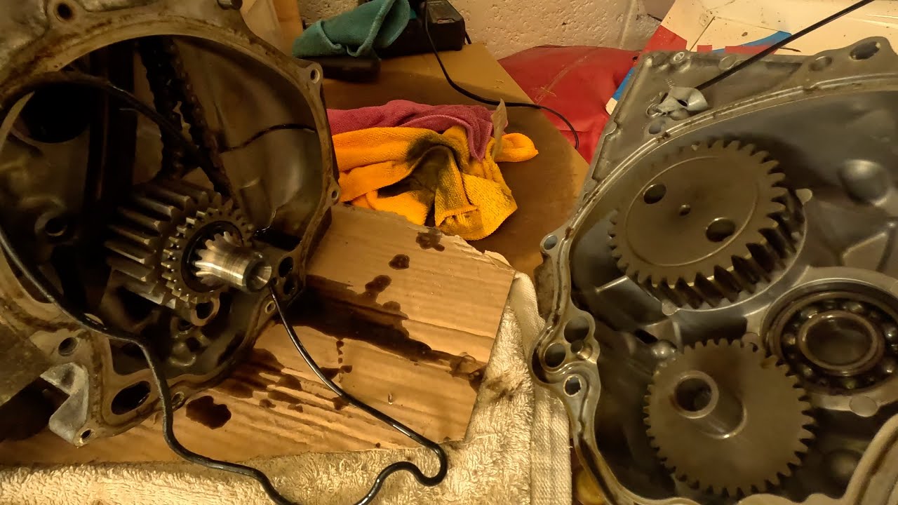 8. Reviving the Legend: Yamaha VX110 Full Restoration Part 8 - Gear End Work and Sump Cover