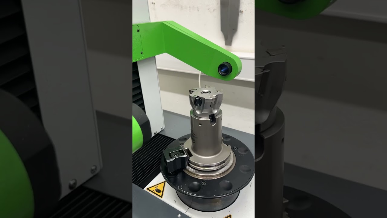 Herstellen eines Trägers CNC 5 Achs Fräsmaschine