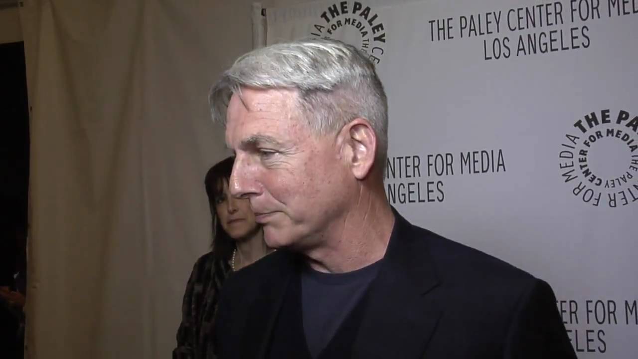 NCIS Mark Harmon Gibbs smacks Chuck the Movieguy at the Paley Festival