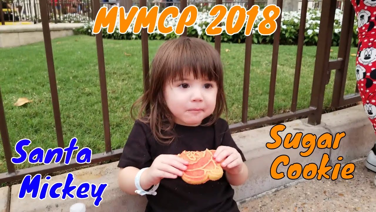 MVMCP 2018 Mickey Santa Claus Sugar Cookie Treat Taste Test Main Street Bypass