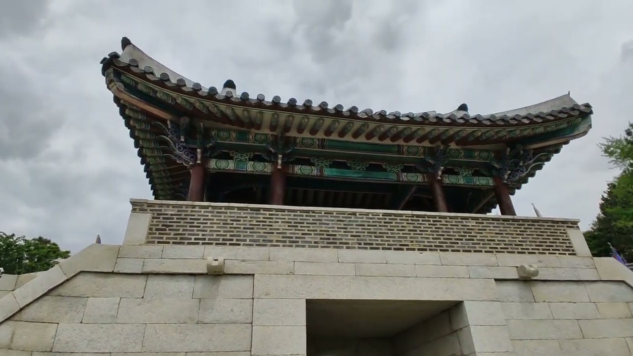 2022년 04월 30일 오전11시 동래 마안산 (April 30, 2022, 11am, Ma-an Mountain in Dongnae)