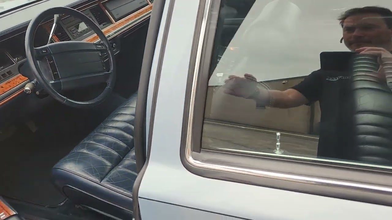 1993 lincoln towncar interior