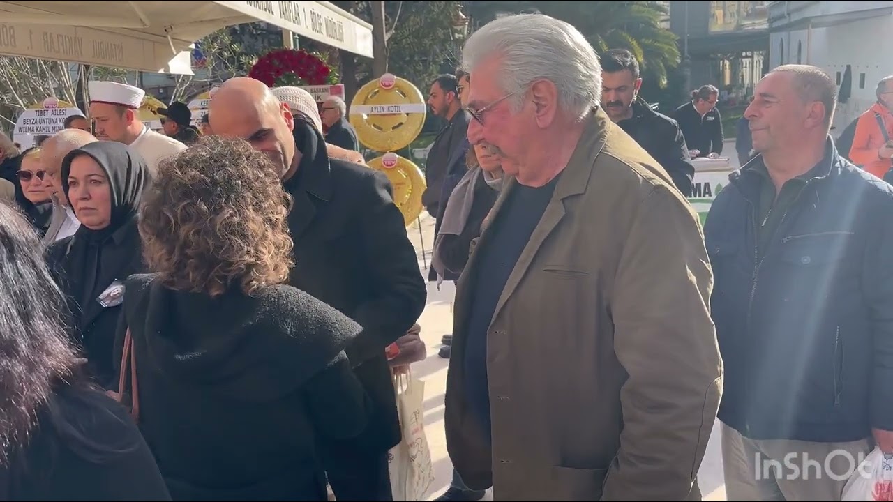 Ayla Algan son yolculuğuna uğurlandı! Orhan Gencebay ağlamamak için kendisini zor tuttu