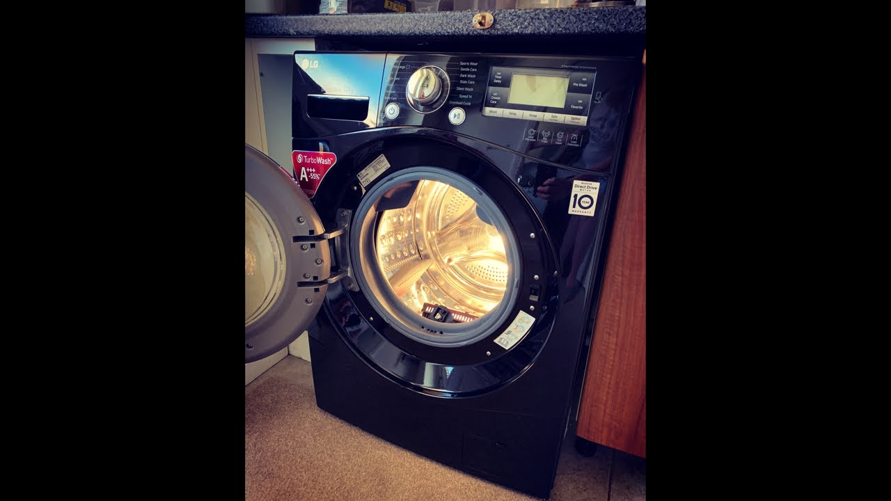 LG 12KG Live Wash n Vlog, Hygiene Cycle Whites with Daz!