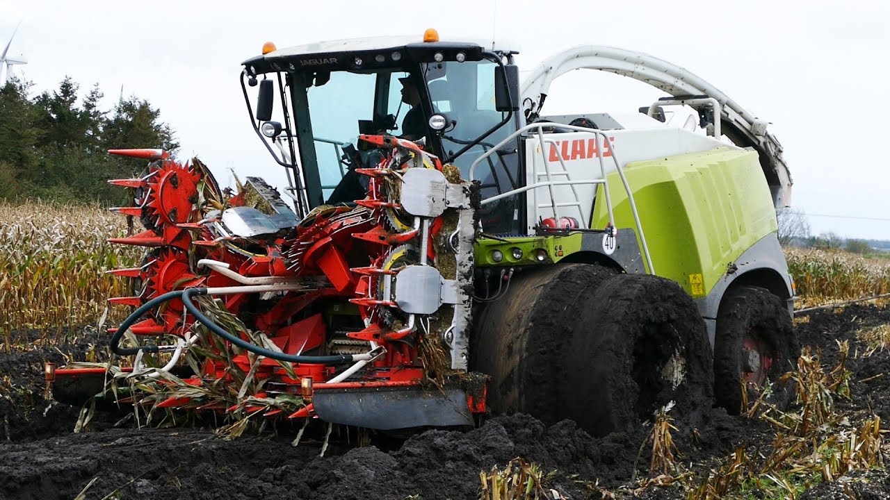 Claas 950 Jaguar Gets Totally Stuck in The Mud During Corn / Maize Chopping | Häckseln 2017