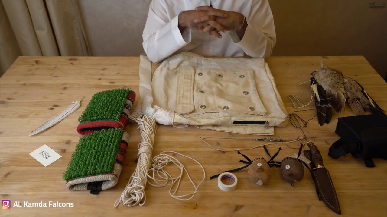 What's in my Falconry bag?                                                ماذا يوجد في حقيبة الصقور؟