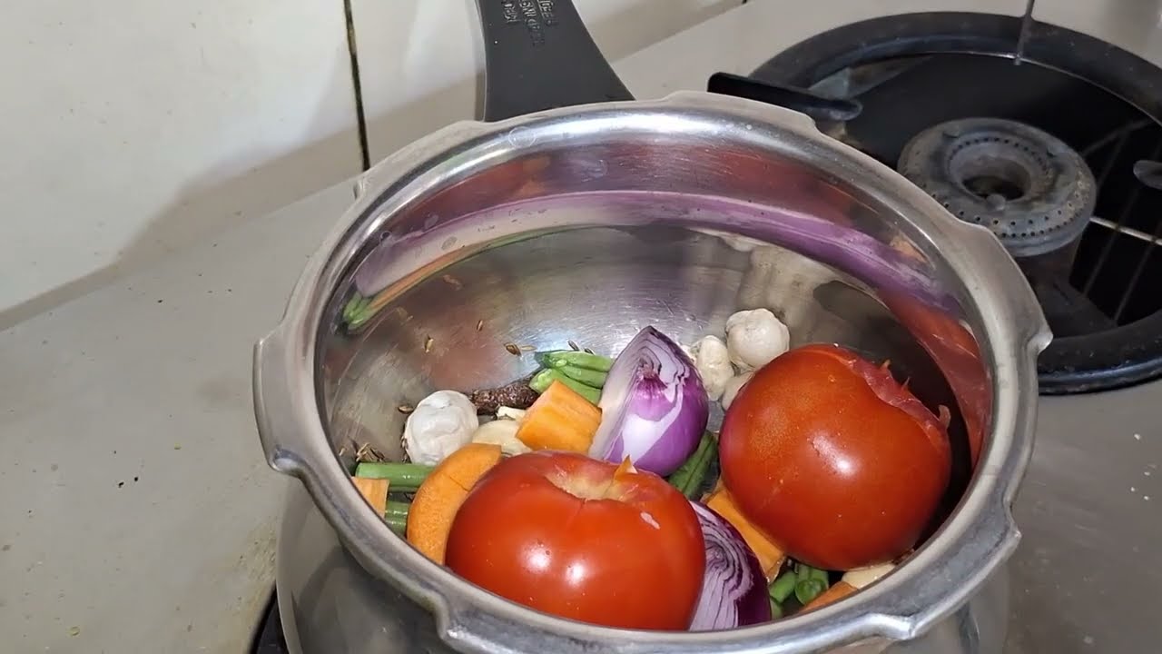 Mix veg sabzi in pressure cooker with less calories 