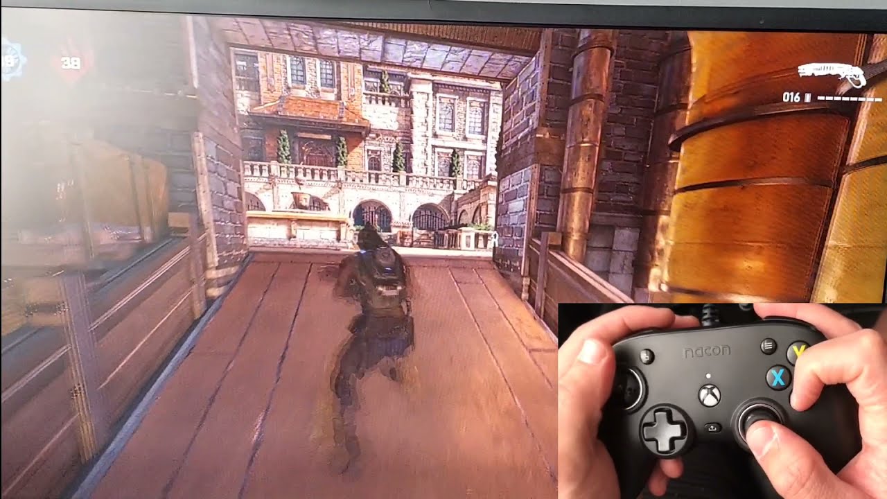 Nacon Compact Pro controller (hand cam)