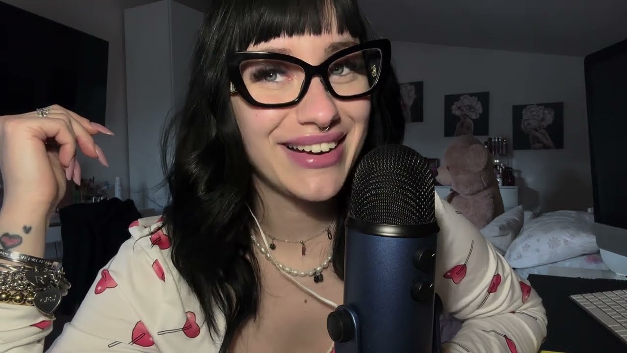 ASMR whispering inaudible tante cose belle 😍