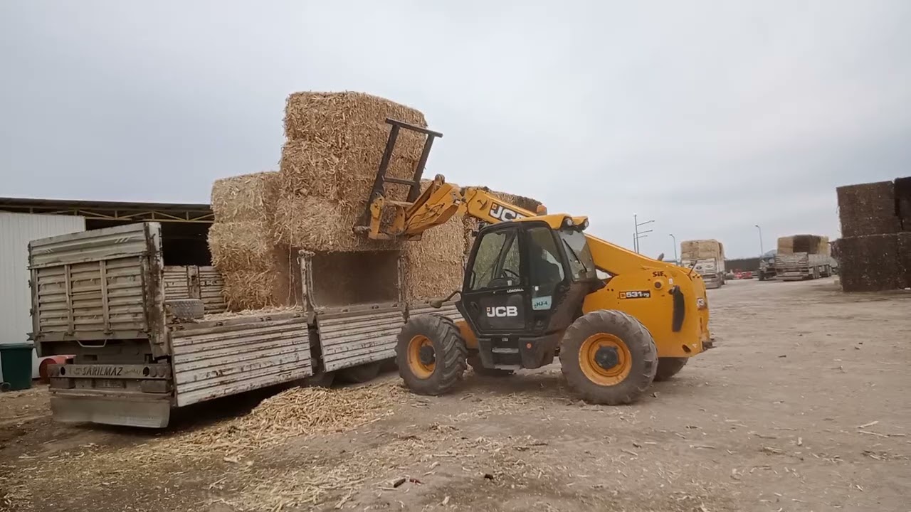 jcb telehandler ile balya indirme #jcb #telehandler #jcb531 #manitou #jcbvideo #mst #hidromek