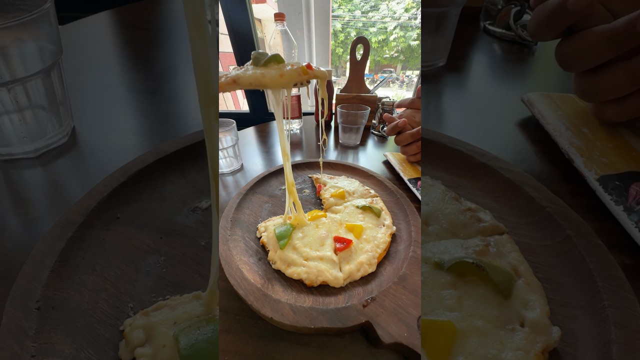 Itna khatrnak cheese pull #foodie #foodblogger #foodreview #subscribe