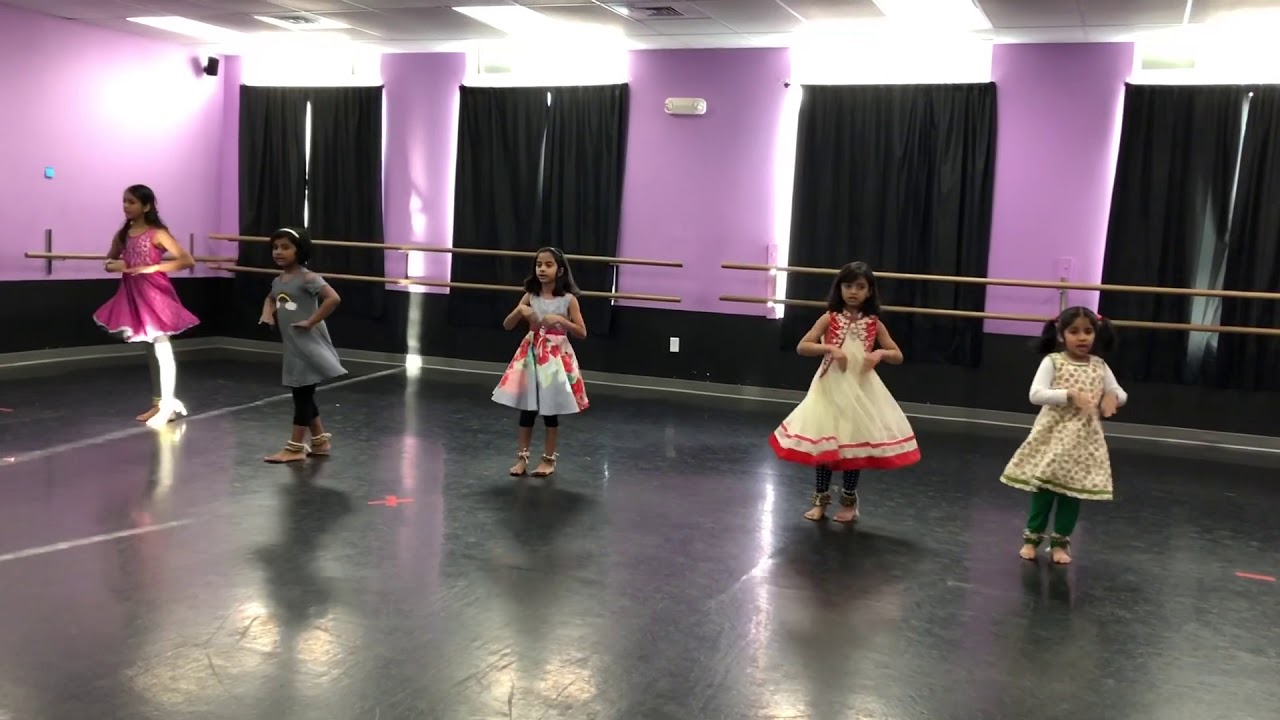 Beginner Kathak Students of Sahaj School Of Dance/Basic Hastaks - Chakkars in Teentaal