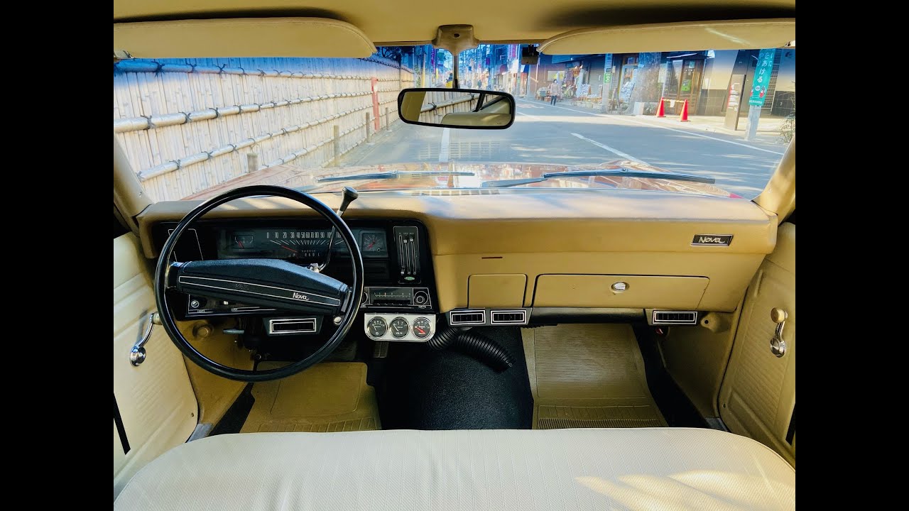 71年シボレーノバ250cid直列6気筒エンジン＆ビンテージなインテリア。世田谷で38年 アメ車、旧車 専門の城南ジープです。 Since 1984 　 
