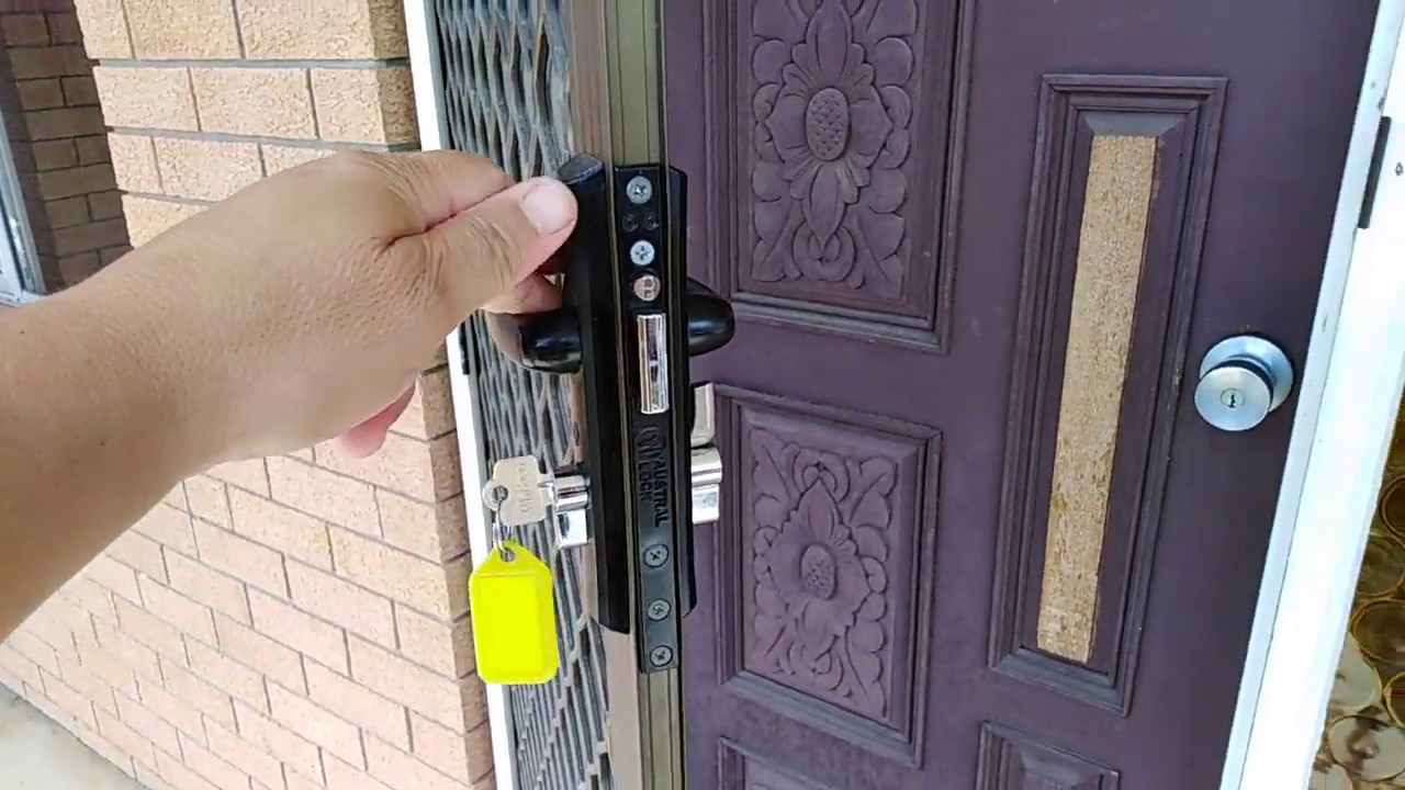 «Брисбен». Как починить дверь с тройным замком, если она не запирается должным образом