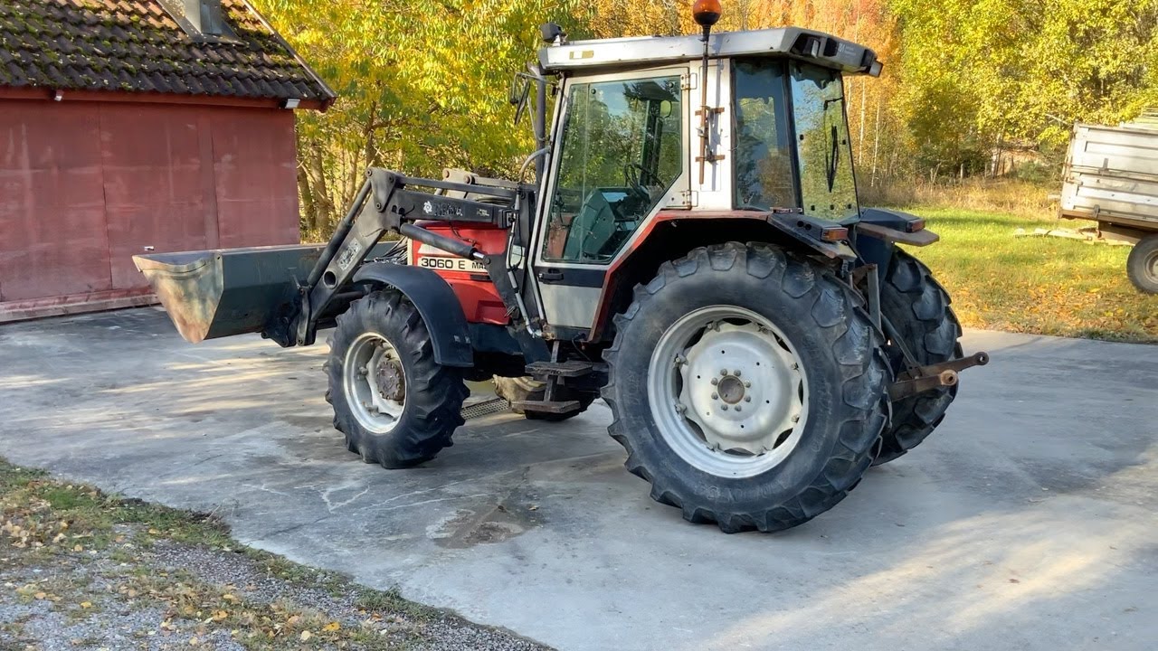 Köp Traktor Massey Ferguson 3060E med lastare och redskap på Klaravik