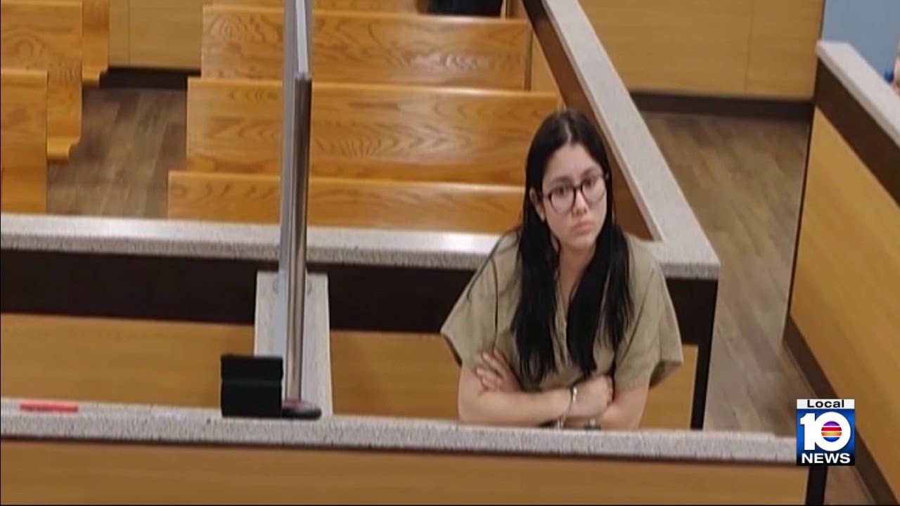 По словам прокуроров, женщина ехала на Lexus со скоростью 124 мили в час и сбила местного адвокат...