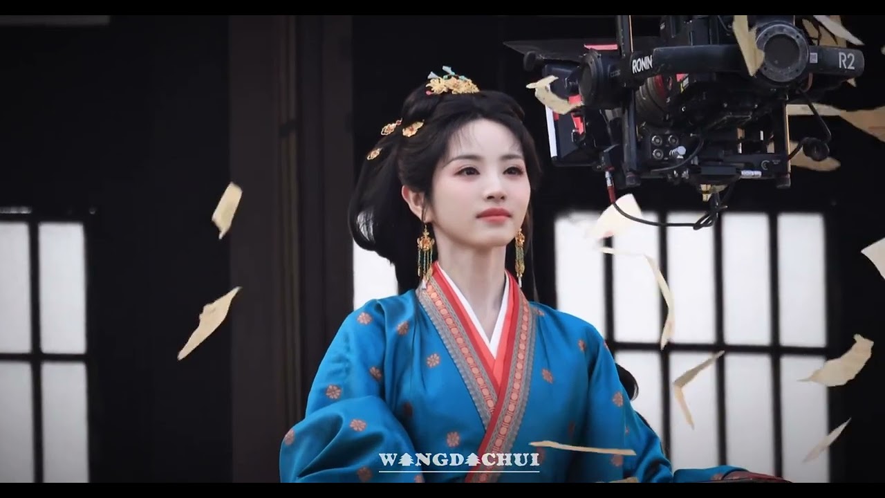 A beautiful girl with papers gently floating around her #tianxiwei #田曦薇 #transfergoldhairpin #嫁金钗 