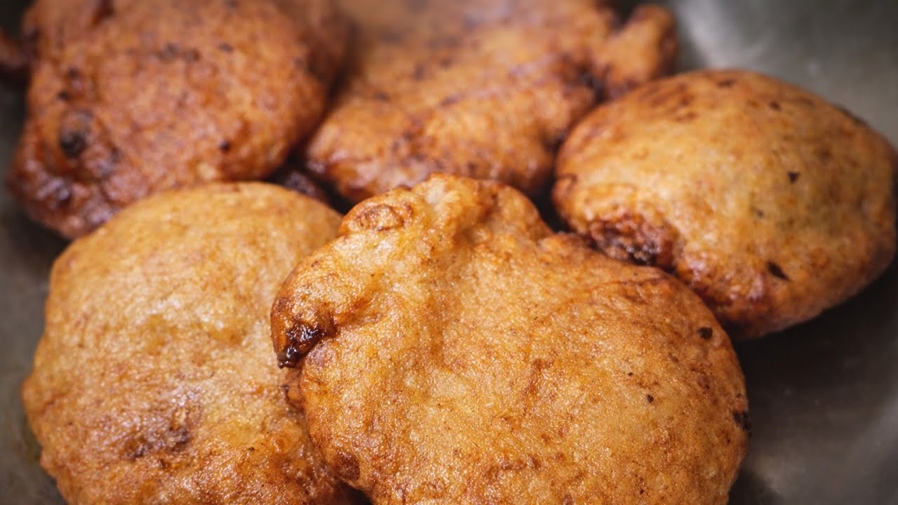let's cook authentic style louki with malpua #worldwide#viral live