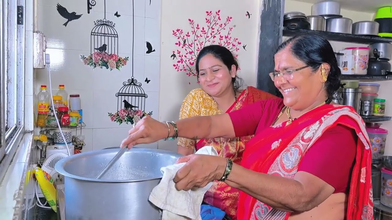 दिवाळीचे लाडू आणि सासूची बडबड 😜🤣 | 