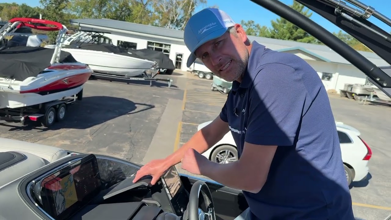 Inside Look at the New Tritoon from Barletta: 2026 Reserve Leggera 26 UCA