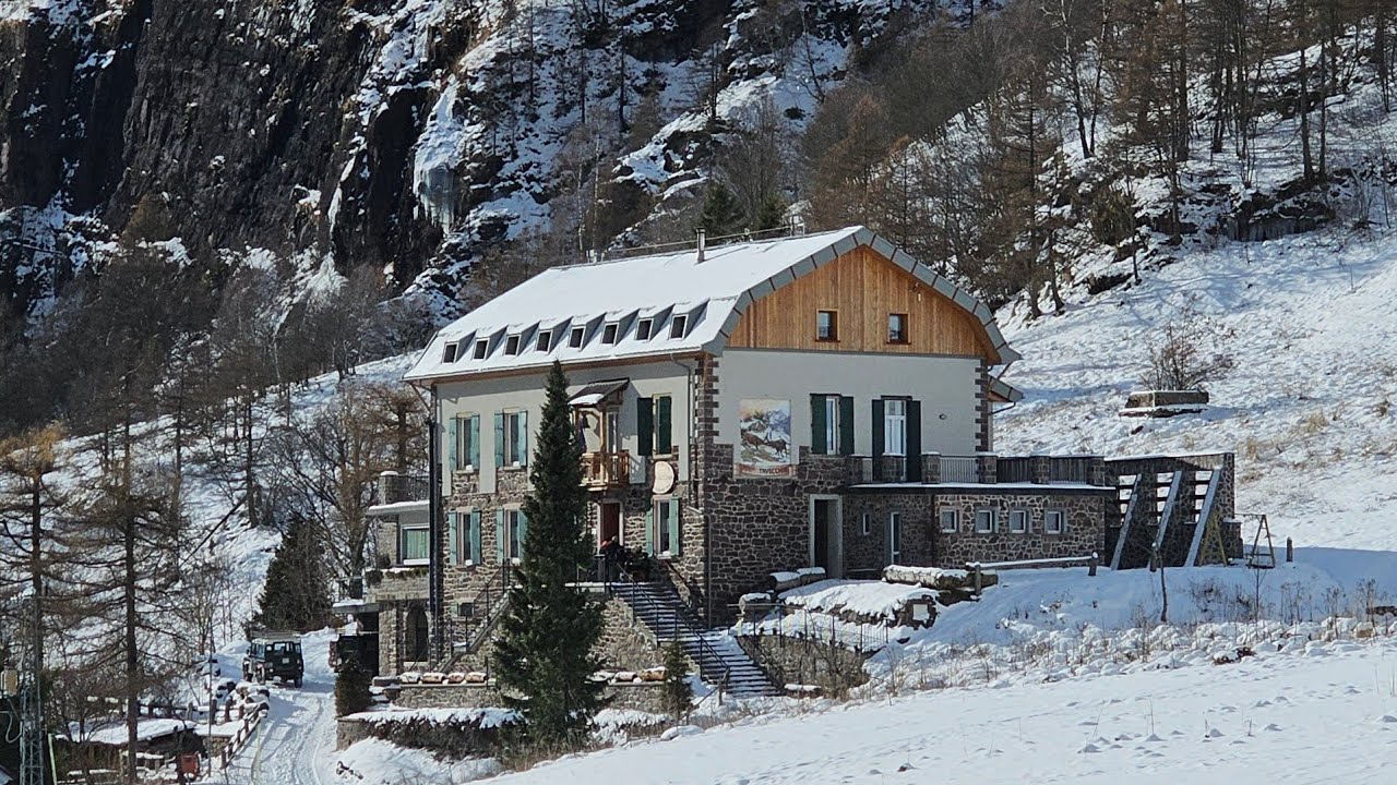 Rifugio Tavecchia in Val Biandino
