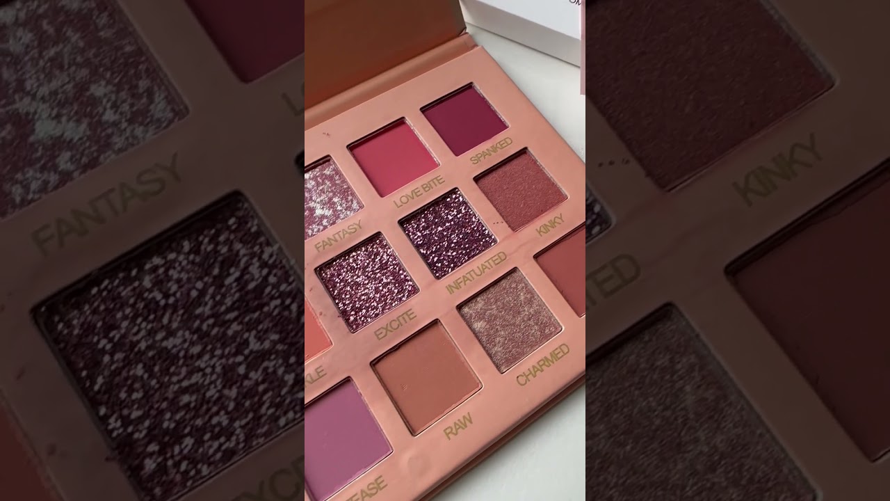 Nude Eyeshadow Palette. Product Code: MZ2600146ARCC.