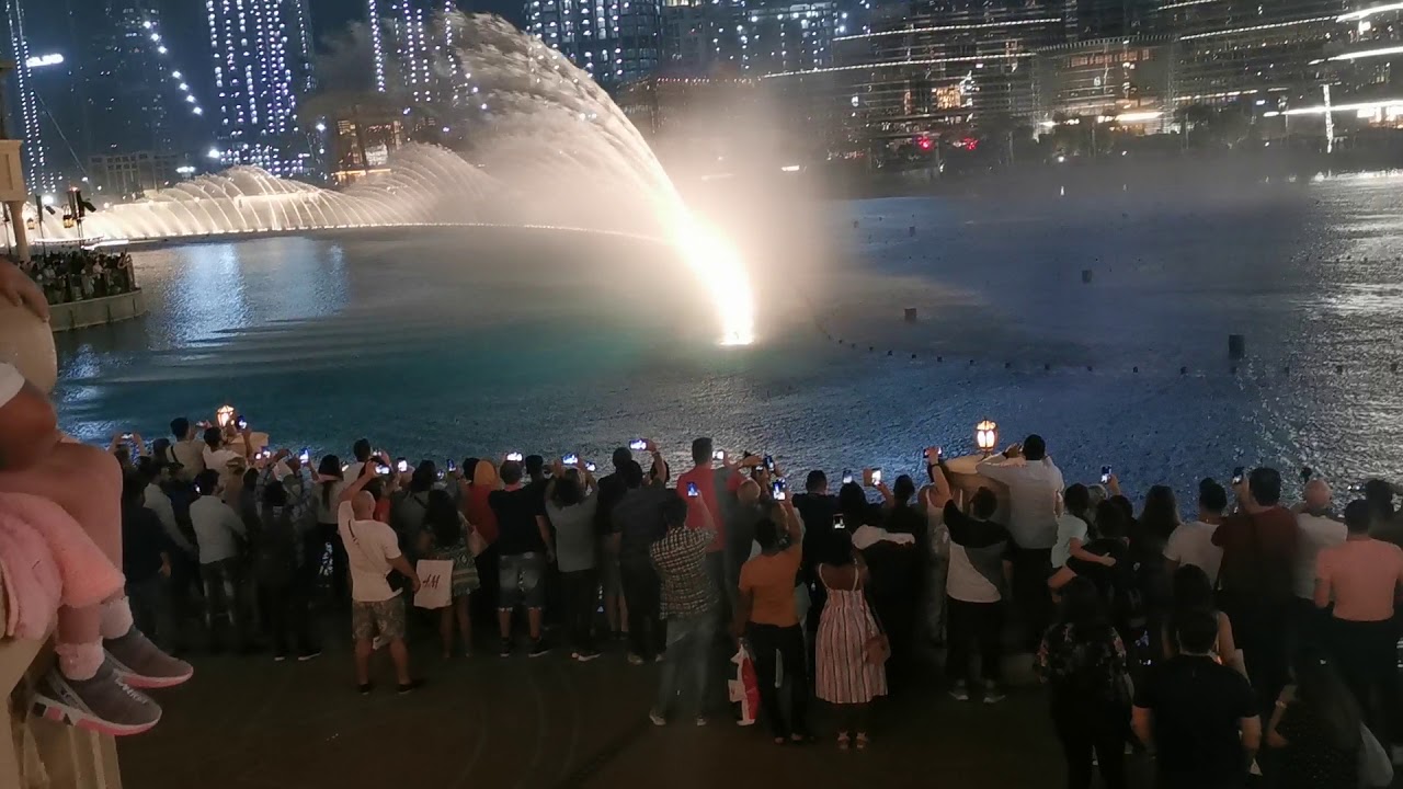 BEST DUBAI MALL FOUNTAIN ARABIC SONG IN 4K!