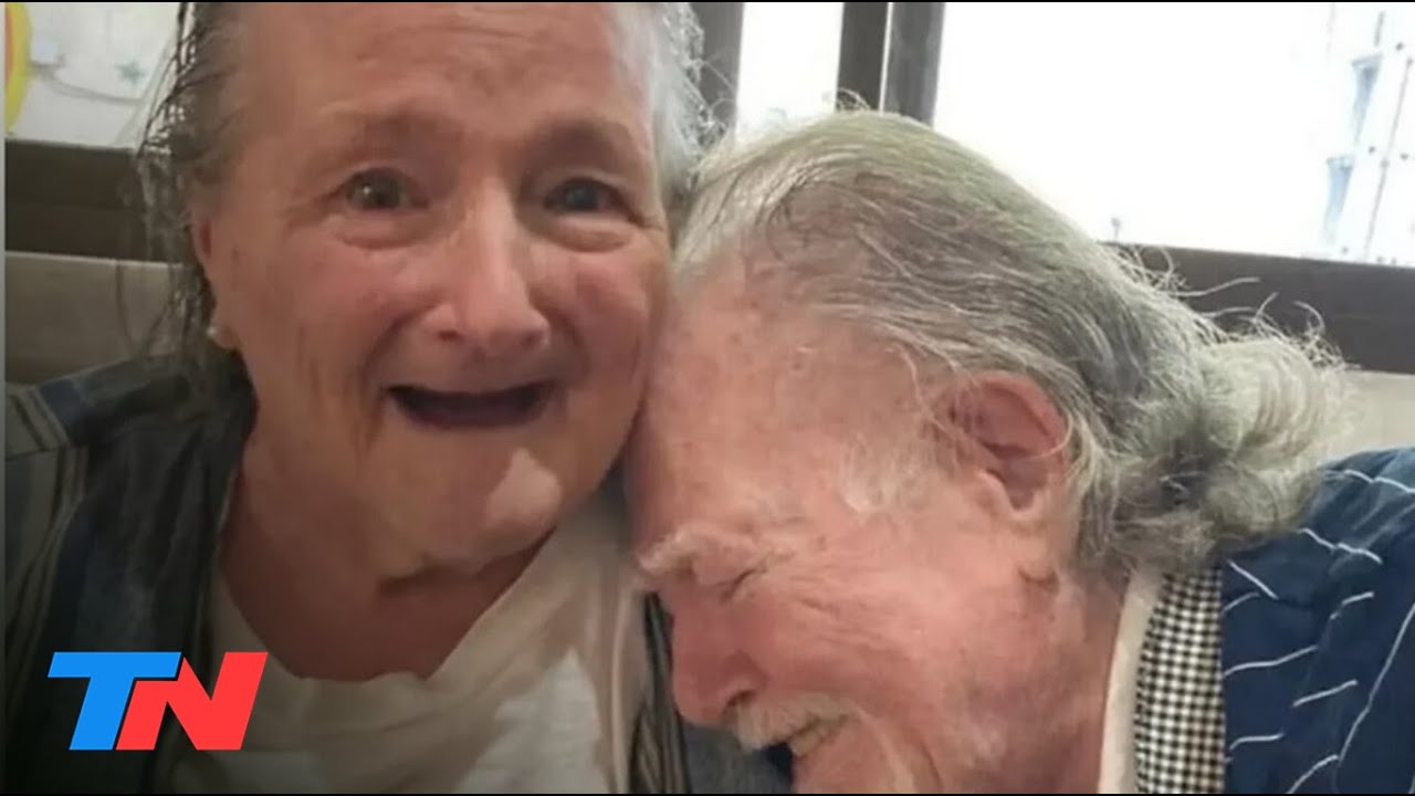 Ella perdió la memoria hace 15 años, pero su marido “se pone lindo” para verla todos los días