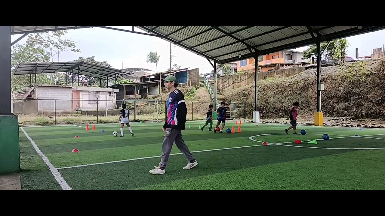 Entrenamiento de fútbol Academia Zevallos Rivera 👽🧠⚽❤️