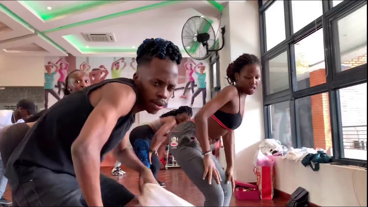 Vibration - Fireboy Dml Choreography at Let Loose Dance Class by H2C Dance Company