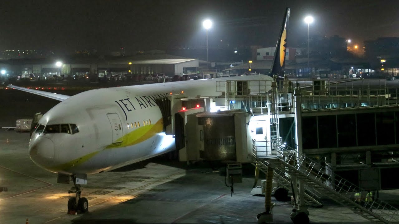 Jet Airways B777-300ER Flight Experience: 9W12 Mumbai to Singapore
