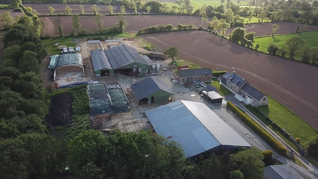 Suivez- moi à la préparation des terres à la ferme