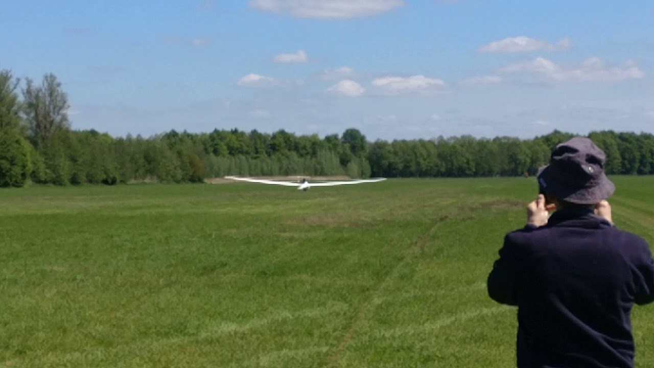 Self Launch of a DG-400 Glider