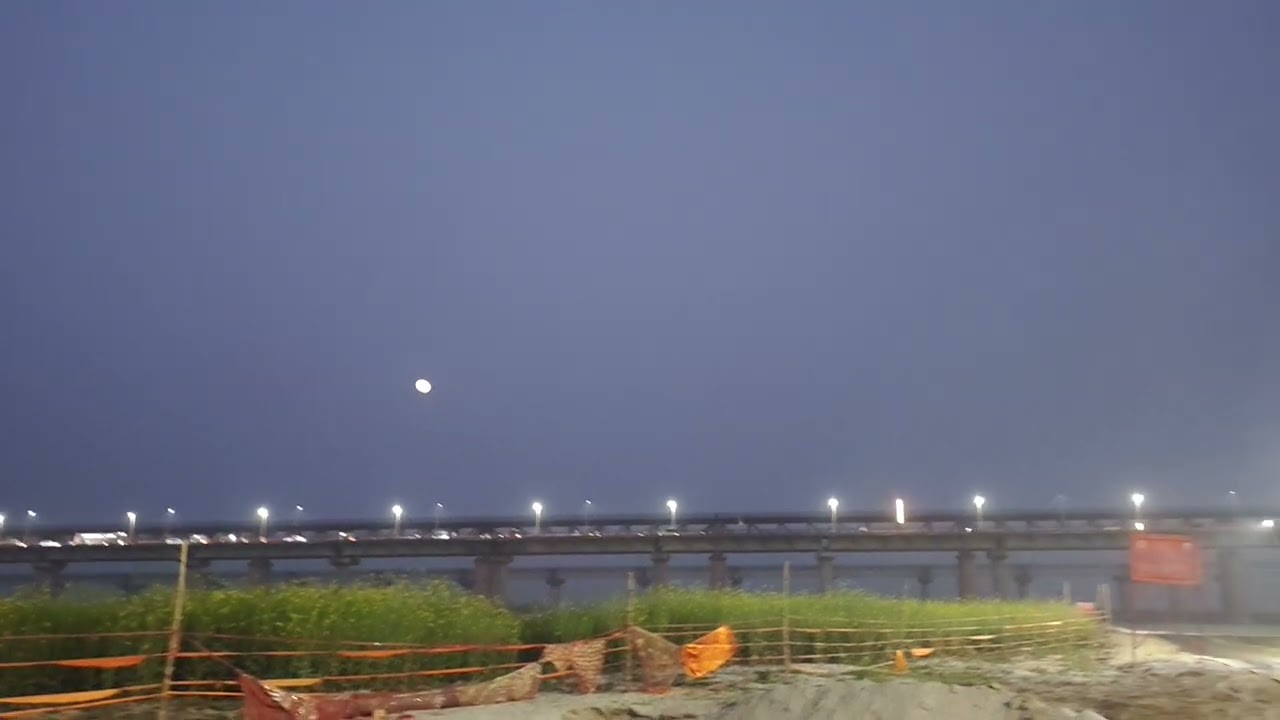 Ganga nadi ke kinare Purnima Chand ki khubsurti