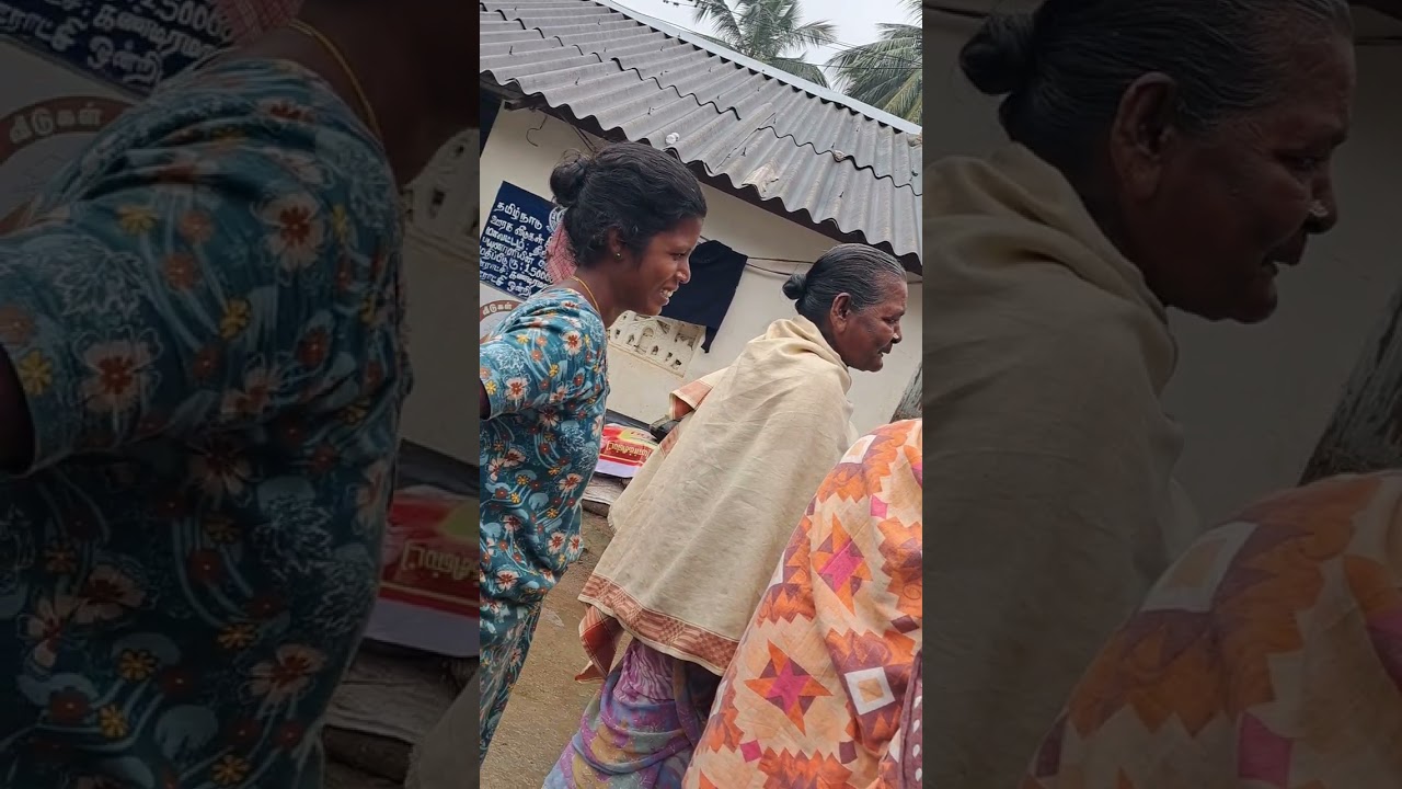 அலுமினிய பாத்திரத்தை ஆர்வமுடன் பேரம் பேசி வாங்கும் மக்கள்